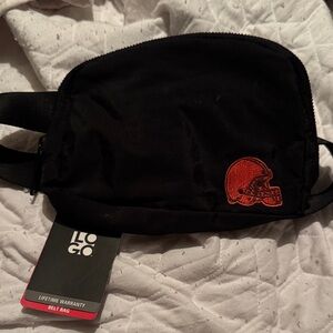 Brand new with tags Logo Cleveland Browns belt bag
